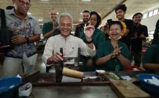 Tembang Cinta Buruh Pabrik Rokok Grendel Malang untuk Ganjar - JPNN.com