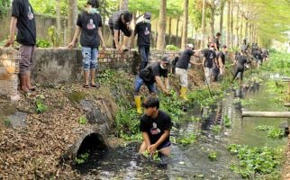 Petebu Dukung Ganjar Bersama Perajin Tahu Tempe Menormalisasi Anak Sungai Musi - JPNN.com