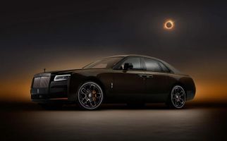 Rolls Royce Black Badge Ghost Ekleipsis Terinspirasi Langit Gerhana Matahari - JPNN.com