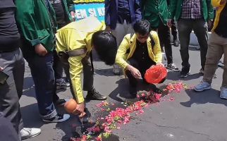BEM SI Minta Majelis Kehormatan MK Bertindak Atas Putusan Batas Usia Capres-Cawapres - JPNN.com