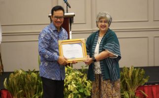 37 Tahun John Hopkins Dukung Program KB, Penduduk Indonesia Tumbuh Seimbang - JPNN.com