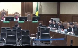 Kubu Johnny Plate Merasa Tuntutan Jaksa Tidak Terbukti dalam Persidangan - JPNN.com