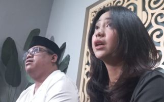 3 Berita Artis Terheboh: Hotman Pasang Ring, Penyebar Video Syur Mirip Rebecca Klopper Diburu - JPNN.com