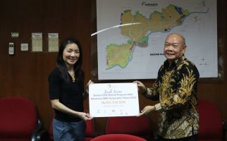 Surya Internusa Group Kembali Gelontorkan Ratusan Juta untuk Beasiswa SMK Suryacipta  - JPNN.com