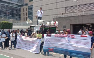Mahasiswa Geruduk Kedutaan Jepang, Protes Pembuangan Limbah Nuklir ke Laut Pasifik - JPNN.com