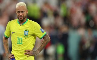 Neymar akan Menjalani Operasi Lutut di Brasil - JPNN.com