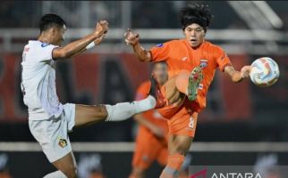 Felipe Cadenazi Hattrick, Borneo FC Melumat Persik Kediri - JPNN.com