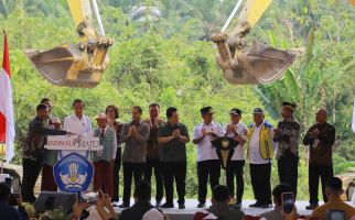 Hadiri Groundbreaking Revitalisasi SDN 020 Binaan Astra di IKN, Jokowi Berpesan Begini - JPNN.com