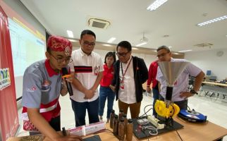 Siswa SMK Kuningan Ciptakan Pemanggang Biji Kopi Canggih di AHM Best Student 2023 - JPNN.com