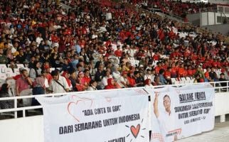 Suporter dari Semarang Ramaikan Final Liga Kampung Soekarno Cup di GBK - JPNN.com