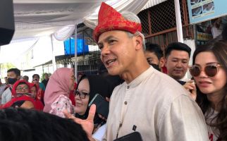 Momen Ganjar Pranowo Belajar Buat Kue Maksuba Khas Palembang: Butuh Kesabaran Lebih - JPNN.com