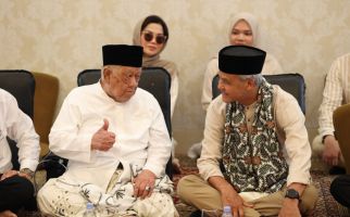 Ganjar Silaturahmi dengan Haji Halim, Bahas Hak Tanah Rakyat Hingga Perlindungan Pekerja - JPNN.com
