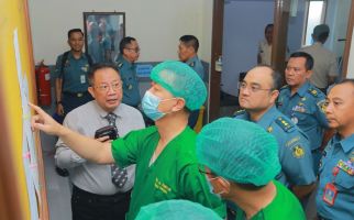 TNI AL Pastikan Kesiapan Fasilitas Operasi Transplantasi Ginjal di RSPAL dr. Ramelan - JPNN.com