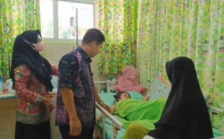 Ratusan Siswa SD IT dan SMP Ishlahul Ummah Prabumulih Diduga Keracunan Makanan - JPNN.com