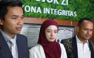 Selain Gugatan Cerai dan Hak Asuh Anak, Inara Rusli Juga Mendapat Royalti Lagu - JPNN.com