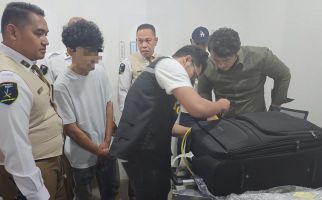 Koper Calon Penumpang Pesawat Diperiksa Polisi, Ada Sabu-Sabu Sebanyak Ini - JPNN.com