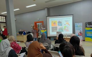 Puluhan UMKM Binaan PLN UID Jakarta Raya Ikuti Pelatihan Digital Marketing dan Fotografi - JPNN.com