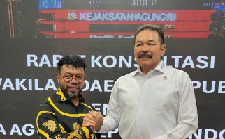 Cermati Kasus OTT di Sorong, Senator Filep Sampaikan 4 Hal Penting kepada Jaksa Agung - JPNN.com