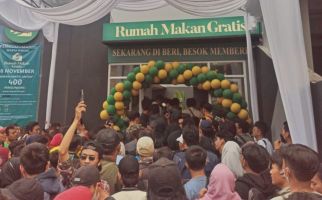 Richard Theodore Buka Rumah Makan Gratis di Tangerang, Masyarakat Antusias - JPNN.com