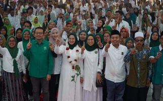 Berkeliling Jabar, Rustini Murtadho Sosialisasikan Progam AMIN untuk Perempuan dan Anak - JPNN.com