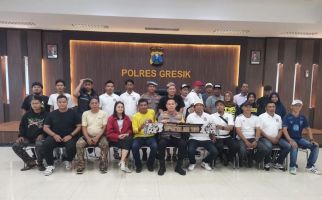 Buntut Kericuhan di Stadion Gelora Joko Samudro, Suporter Ultras Gresik Minta Maaf ke Polisi - JPNN.com