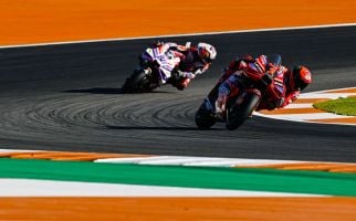 Live Streaming MotoGP Valencia: Posisi Start Berubah Mendadak, Pecco Paling Depan - JPNN.com