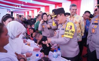 Cegah Stunting, Polri Salurkan 339 Paket Bantuan Makanan Bergizi di Riau - JPNN.com