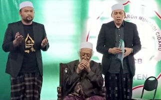Gibran bin Jokowi Minta Doa, Abuya Muhtadi Banten Beristikamah Dukung Ganjar-Mahfud - JPNN.com