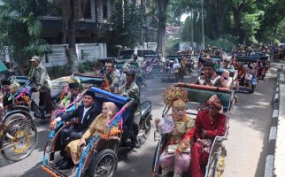 Ratusan Pasangan Nikah Massal Banjiri Kantor Pemkot Palembang - JPNN.com
