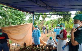 Tim Forensik Polri Ekshumasi Jasad Uwoh Abdullah Korban Ledakan Tabung Gas CNG di Sukabumi - JPNN.com