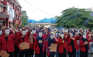 Mahasiswa Sultra Serukan Selamatkan Demokrasi dari Tirani dan Oligarki - JPNN.com