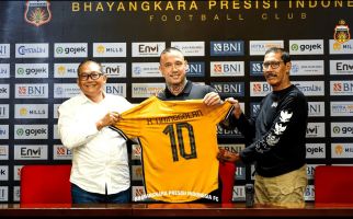 Respons Pemain Eropa Soal Kepindahan Radja Nainggolan ke Bhayangkara FC - JPNN.com