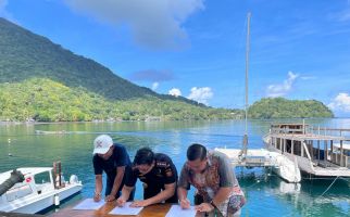 Bea Cukai Ambon Hibahkan Sebuah Kapal Yacht untuk Kegiatan Sosial Melalui Yayasan Ini - JPNN.com