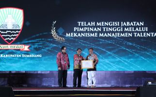 Luar Biasa, Pemkab Sumedang Raih Anugerah Meritokrasi ASN 2023 dengan Nilai Tertinggi - JPNN.com