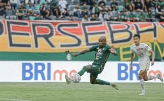 7 Kartu Kuning Mewarnai Persebaya Vs Persija Jakarta, Cek Klasemen Liga 1 - JPNN.com