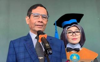 Berorasi Ilmiah di Bandung, Mahfud Beber Prasyarat Menuju Indonesia Emas 2045 - JPNN.com