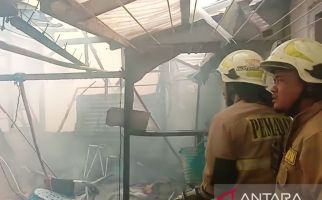 2 Rumah di Rawamangun Terbakar, 1 Warga Meninggal Dunia - JPNN.com