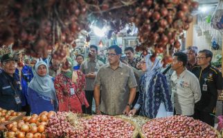 Pj Gubernur Jateng Sidak di Pasar Legi Solo, Harga Sejumlah Komoditas Pangan Mulai Turun - JPNN.com