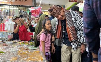 Blusukan di Pasar, Ganjar Dicurhati Pedagang Tak Berdaya Hadapi TikTok Shop - JPNN.com