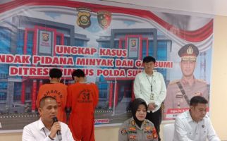 Borong Solar Subsidi di SPBU, Dua Pria di Palembang Ditangkap Polisi - JPNN.com