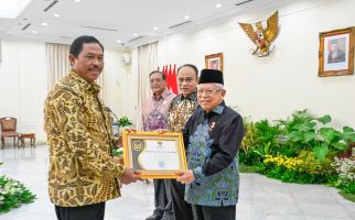 Pemprov Jateng Raih Penghargaan Terinformatif 6 Kali Berturut-turut - JPNN.com