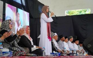 Atikoh Ganjar Bahas Berbagai Masalah Bersama Jemaah Bayt Al-Hikmah - JPNN.com