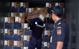 Bea Cukai Ambon Layani Ekspor Hasil Laut Maluku ke Vietnam - JPNN.com