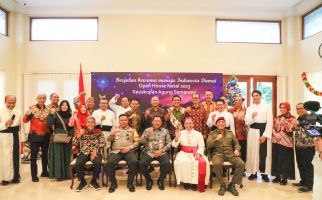 Kunjungi Keuskupan Agung Semarang, Pj Gubernur Jateng Nana Sudjana Sampaikan Pesan Damai dan Kasih - JPNN.com