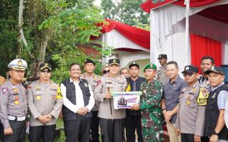 Pantau Pengamanan Nataru, Irjen M Iqbal Bawa Bingkisan untuk Petugas di Lapangan - JPNN.com