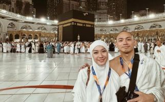 Sebulan Nikah, BCL dan Tiko Aryawardhana Laksanakan Umrah - JPNN.com