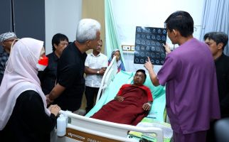 Siti Atikoh Berurai Air Mata Lihat Pendukung Ganjar Korban Kekerasan Tentara - JPNN.com