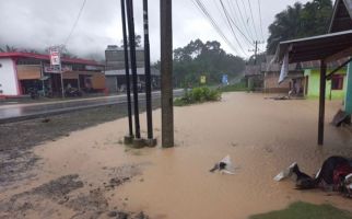 Banjir Merendam 70 Rumah di Agam Sumbar - JPNN.com