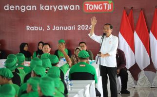 Di Pabrik Tong Tji Tea, Jokowi Bercerita Minum Teh Bareng Presiden Korsel di Mal - JPNN.com
