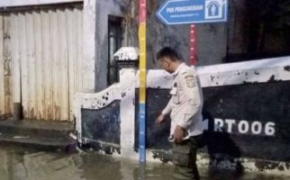 BPBD DKI Keluarkan Peringatan, Tinggi Muka Air di Pos Pantau Pintu Air Angke Hulu Siaga 3 - JPNN.com